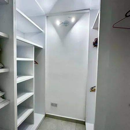 Modern Retreat In The Heart Of St Julian San Ġiljan