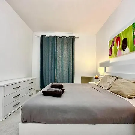 Modern Retreat In The Heart Of St Julian *