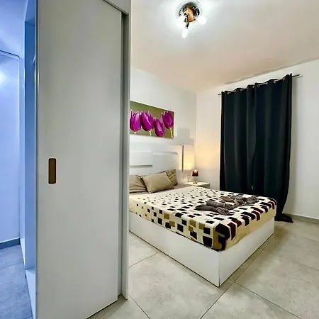 Modern Retreat In The Heart Of St Julian San Ġiljan