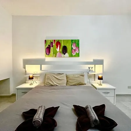 Modern Retreat In The Heart Of St Julian