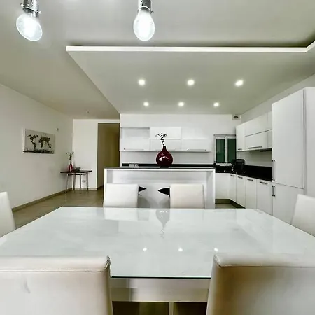 Modern Retreat In The Heart Of St Julian * Saint Julian's